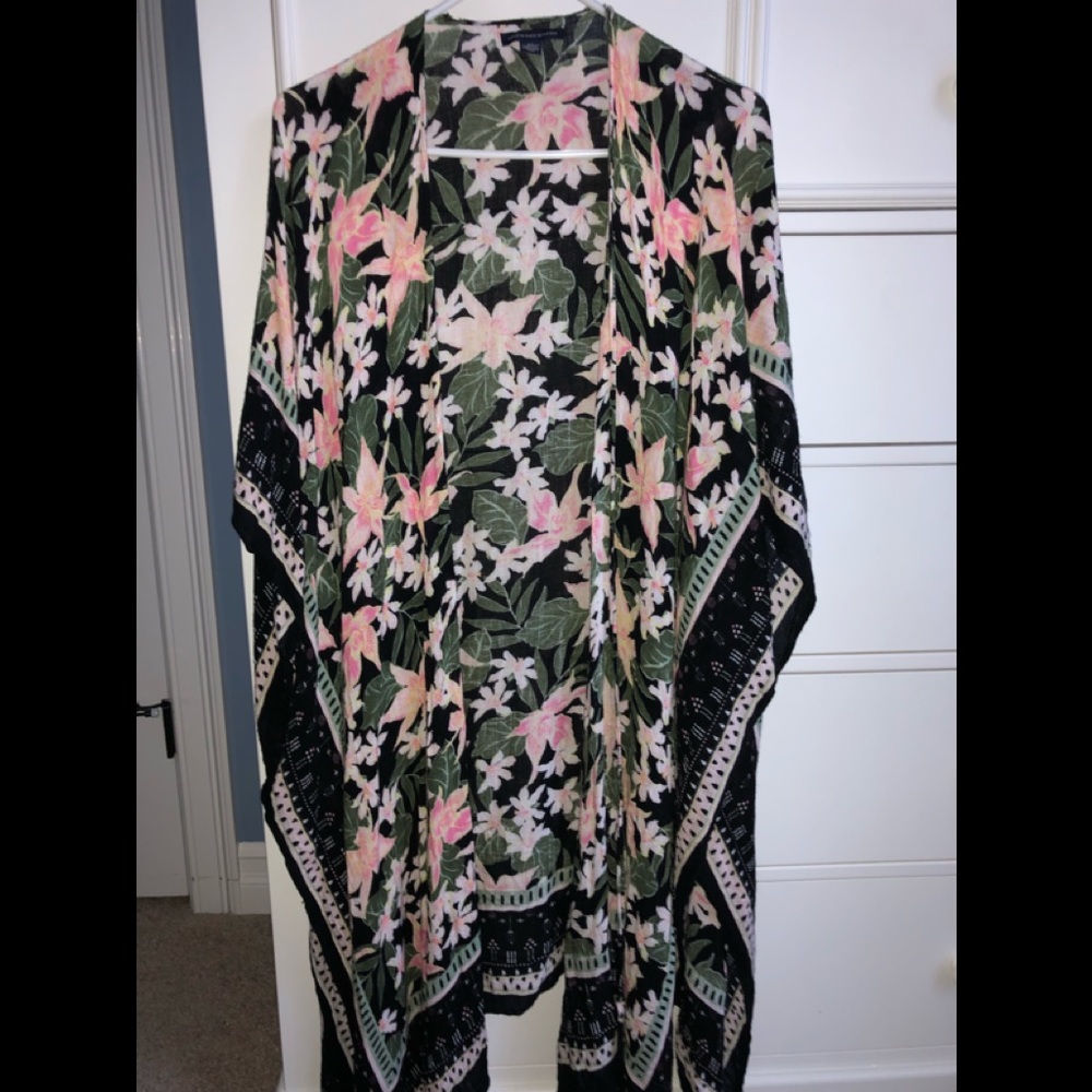American Eagle Floral Kimono